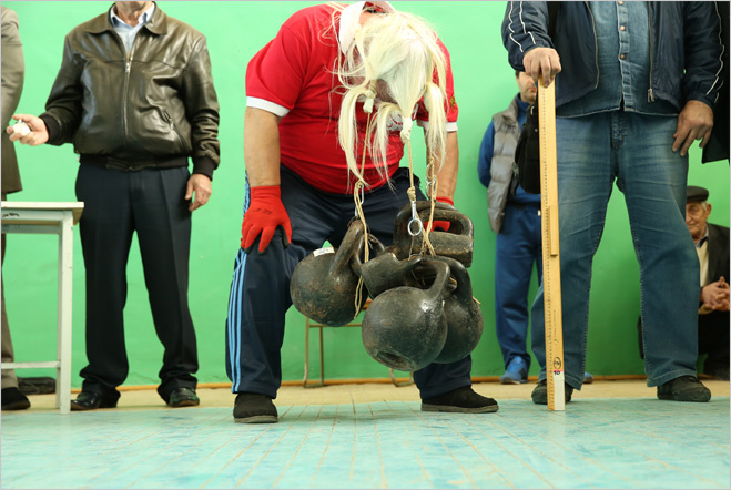 Самый большой вес, поднятый волосами